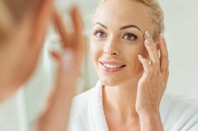 Αντιγηραντική περιποίηση προσώπου μετά την ηλικία των 40