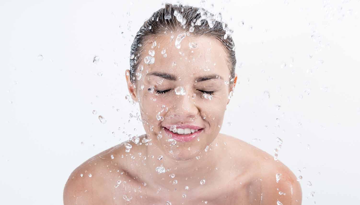 Ρύπανση και Καθαρισμός Προσώπου: Συμβουλές Περιποίησης