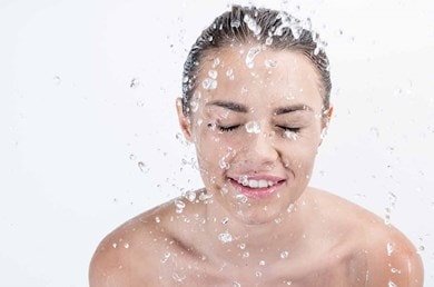 Ρύπανση και Καθαρισμός Προσώπου: Συμβουλές Περιποίησης